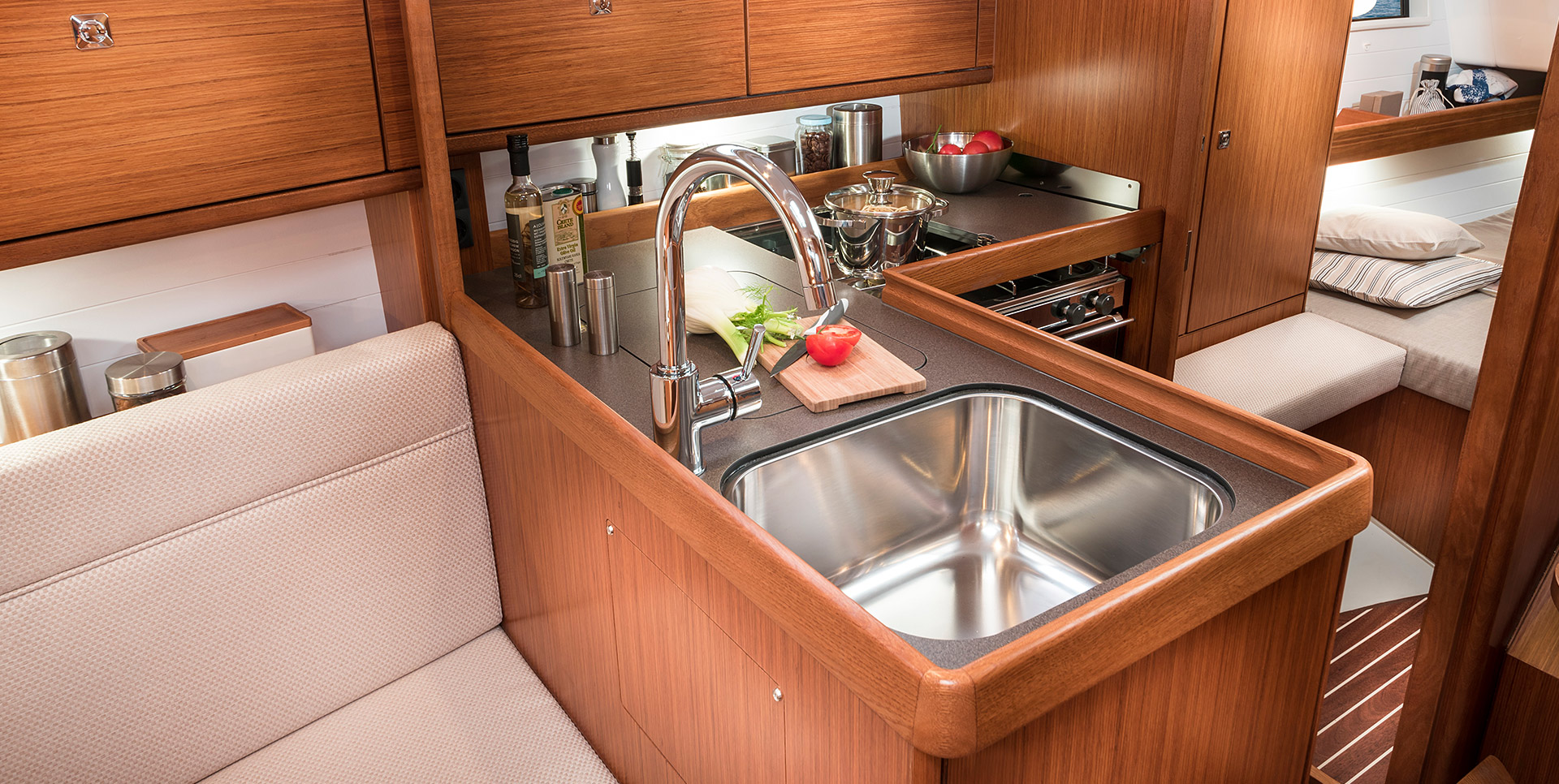 BAVARIA Cruiser 34 — photo 9