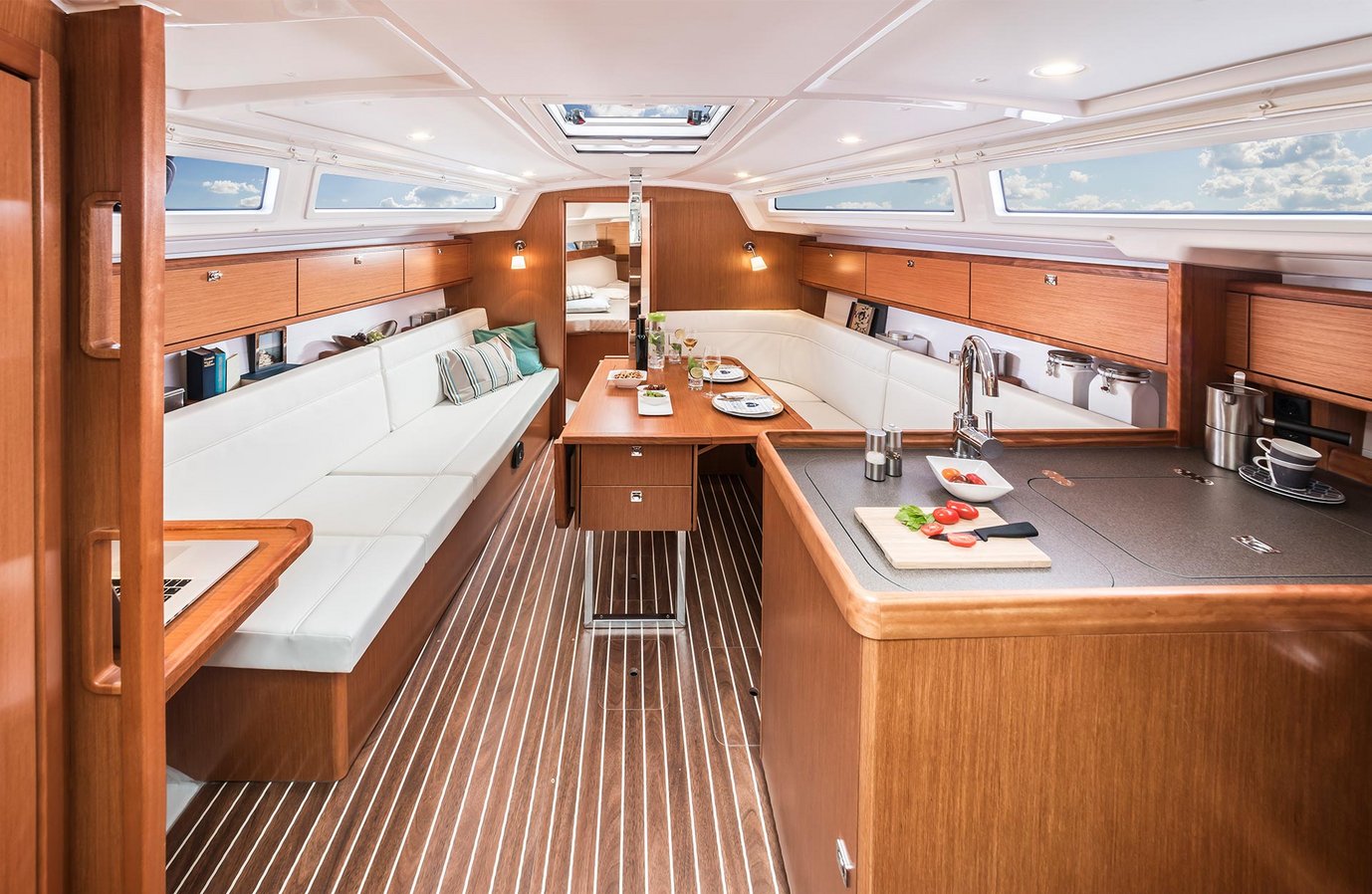 BAVARIA Cruiser 34 — photo 7