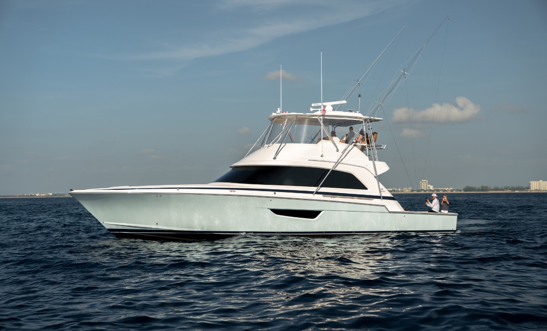 Bertram 61 Convertible — photo 3