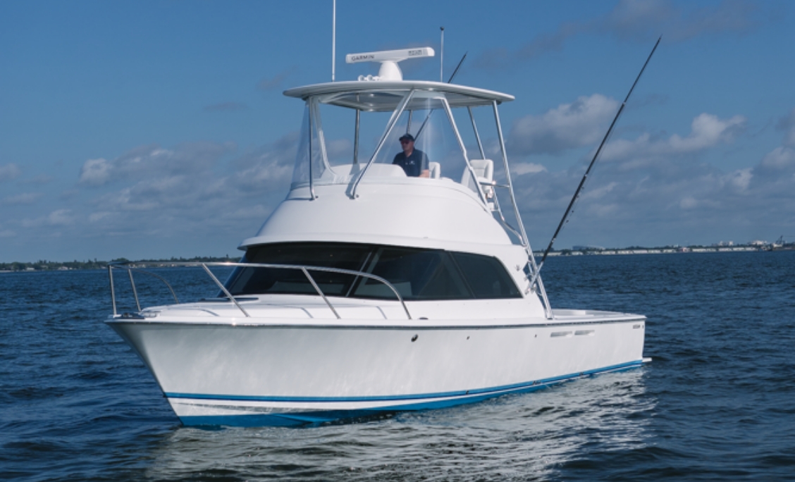 Bertram 35 Flybridge — photo 2