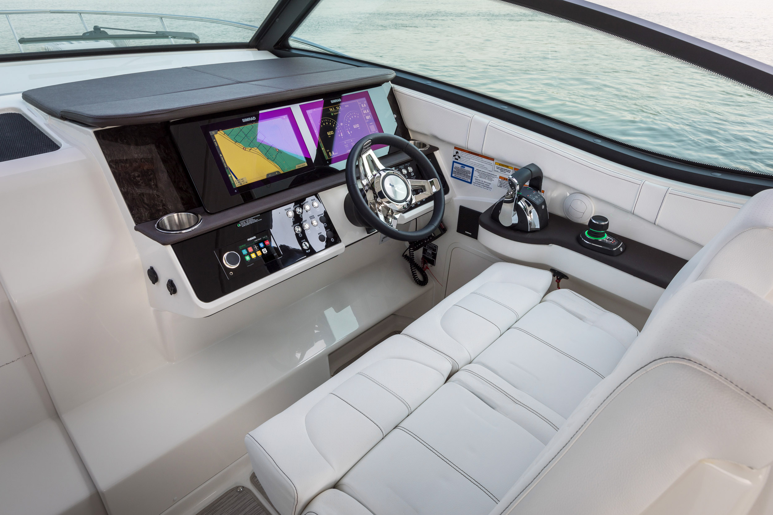Sea Ray Sundancer 320 — photo 10