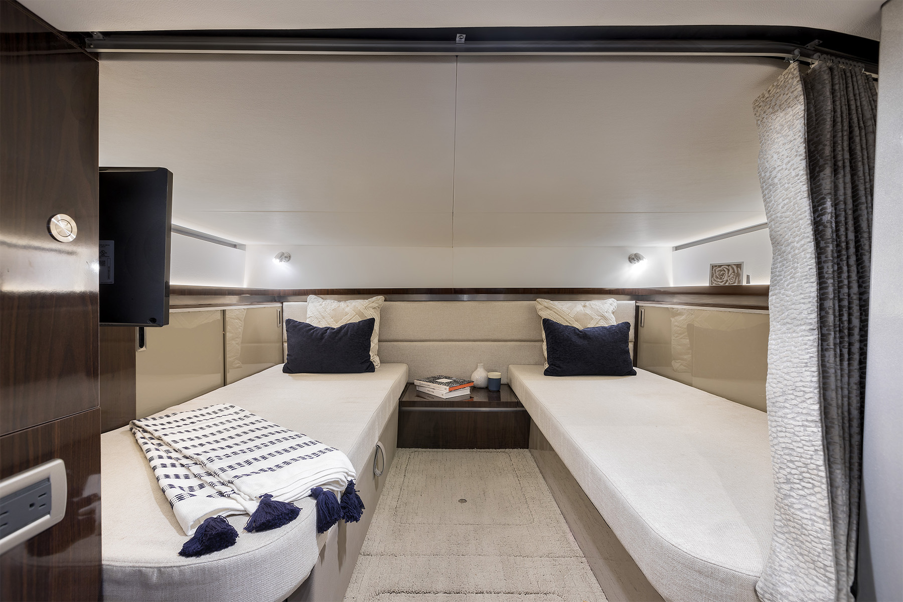 Sea Ray Sundancer 320 — photo 7