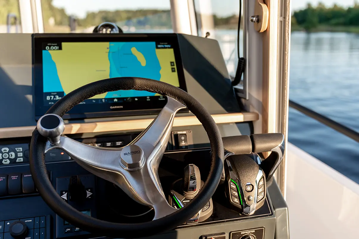 Sargo 31 Outboard — photo 6