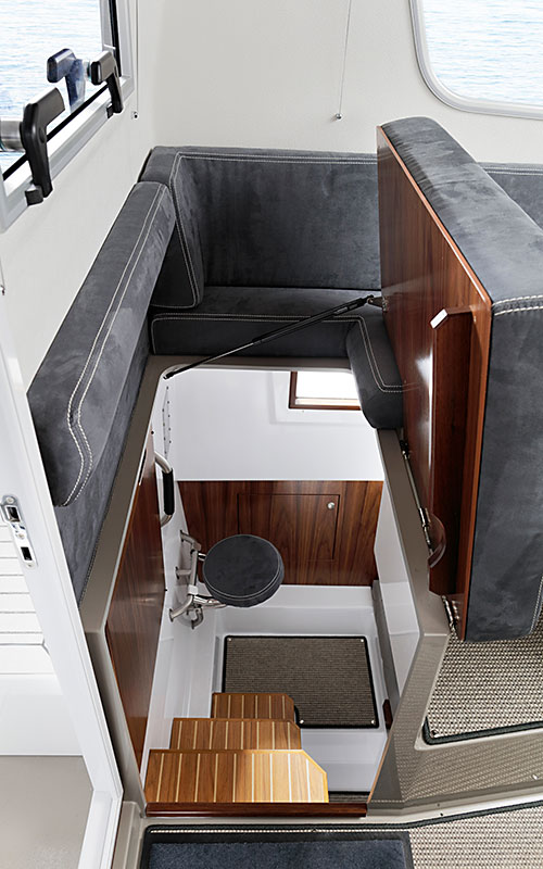 Sargo 31 Outboard — photo 9