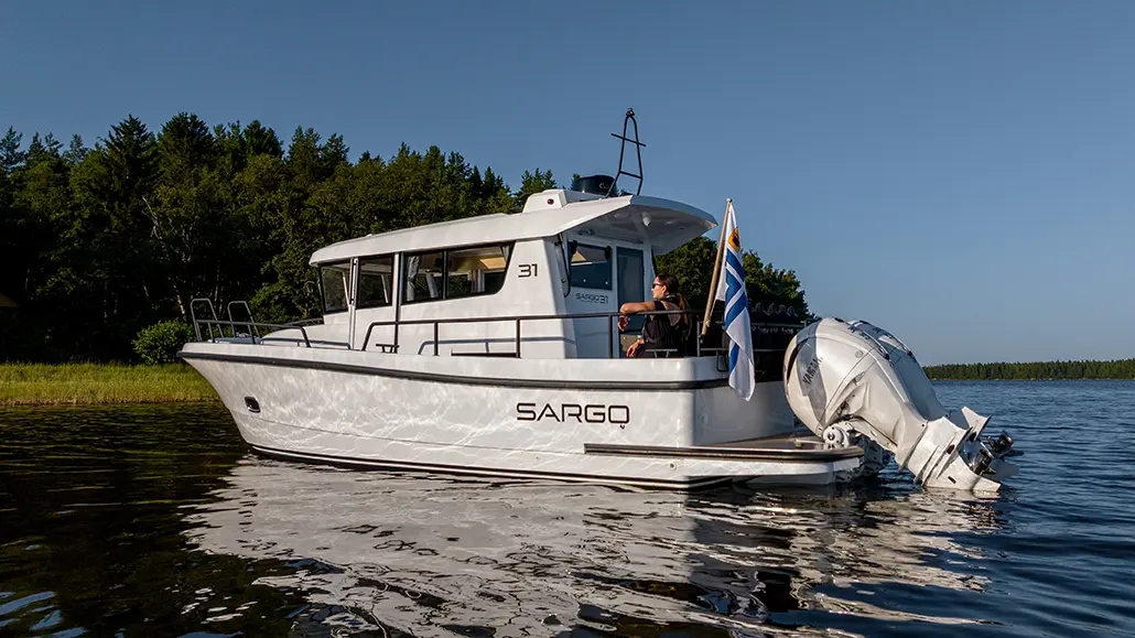 Sargo 31 Outboard — photo 5