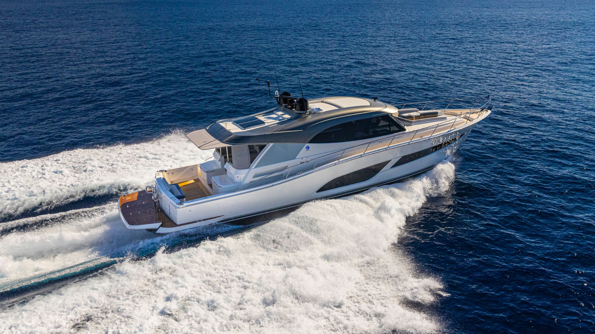 Riviera 645 SUV — photo 2