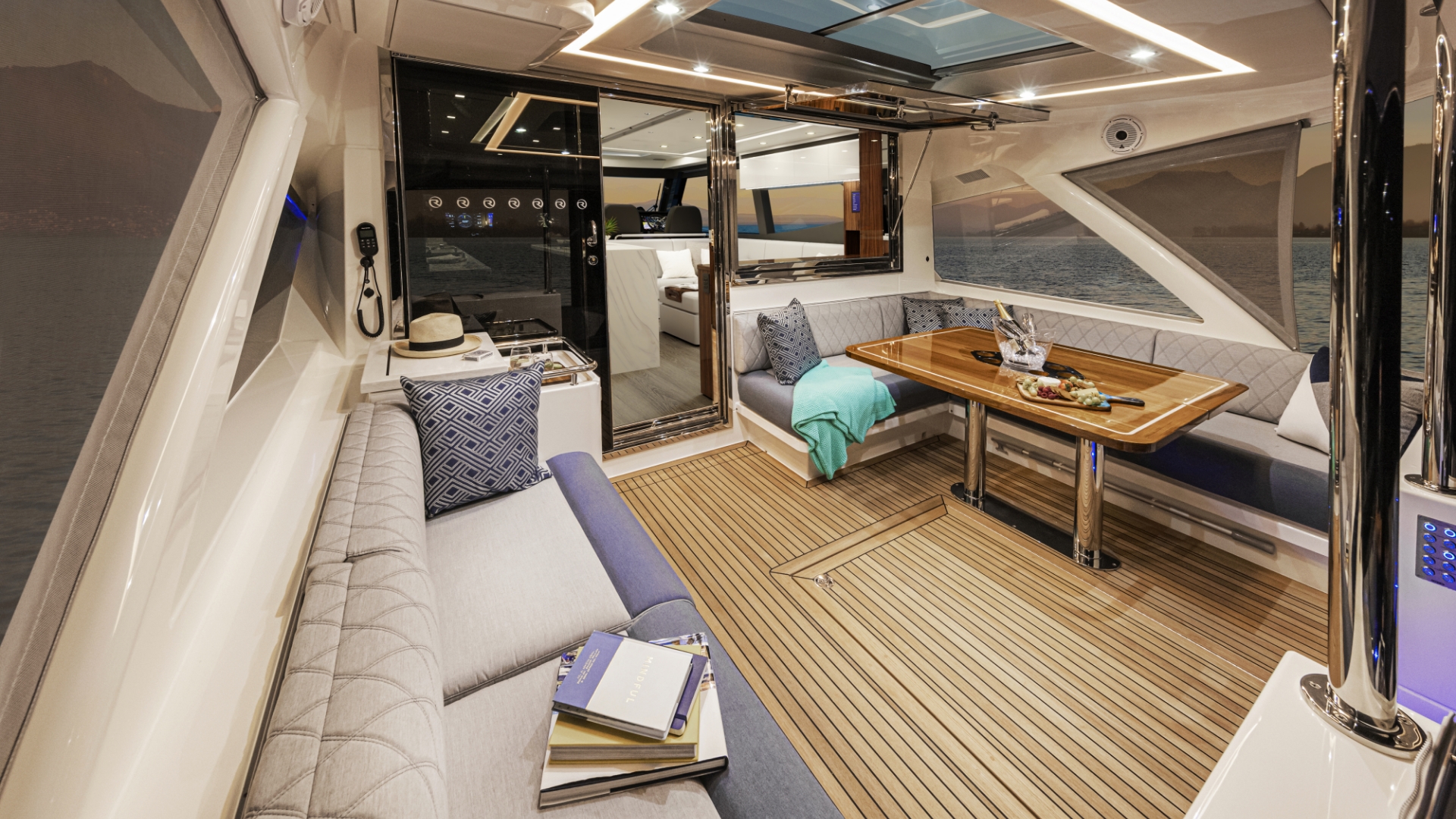 Riviera 645 SUV — photo 7