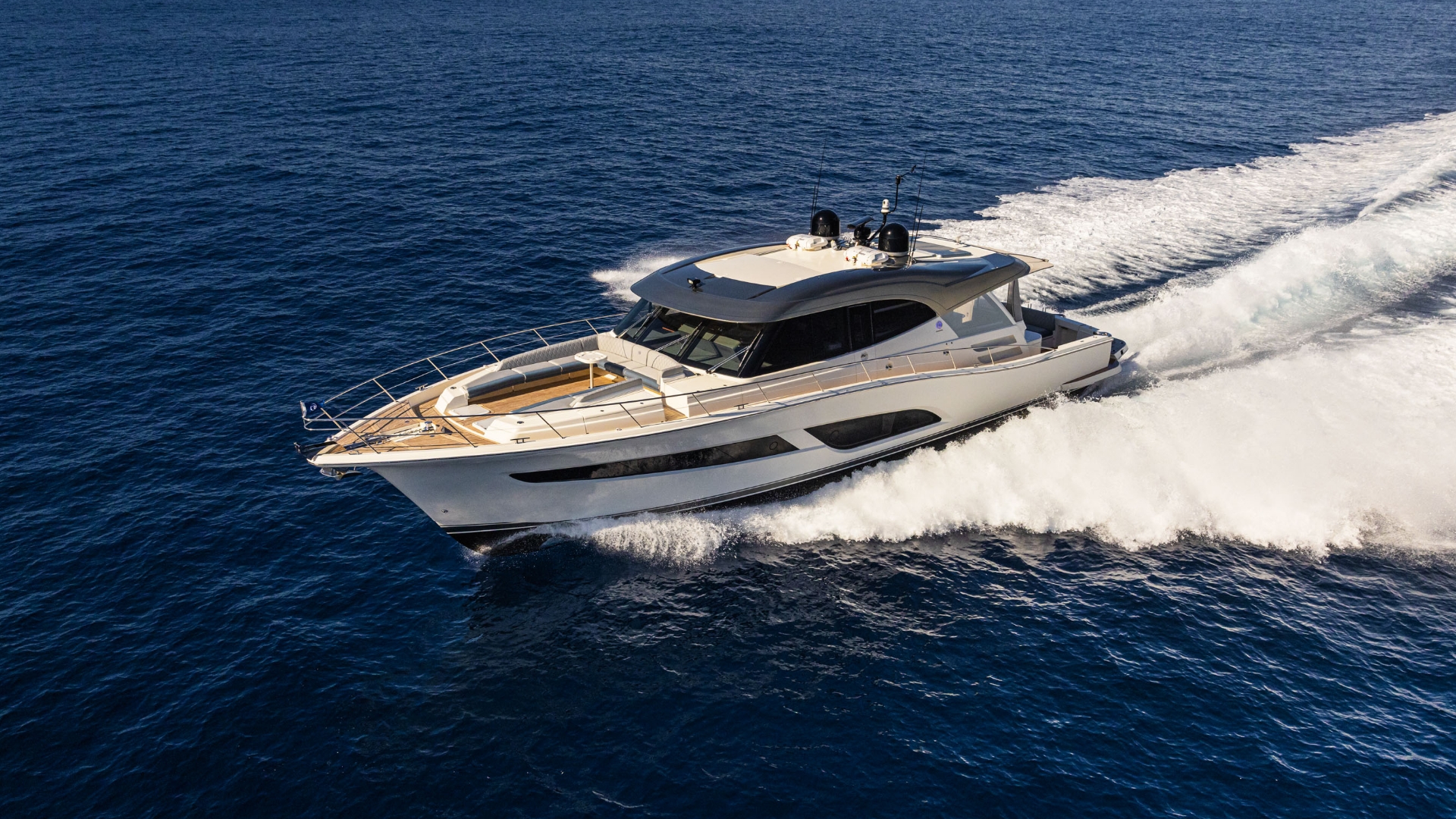 Riviera 645 SUV — photo 3