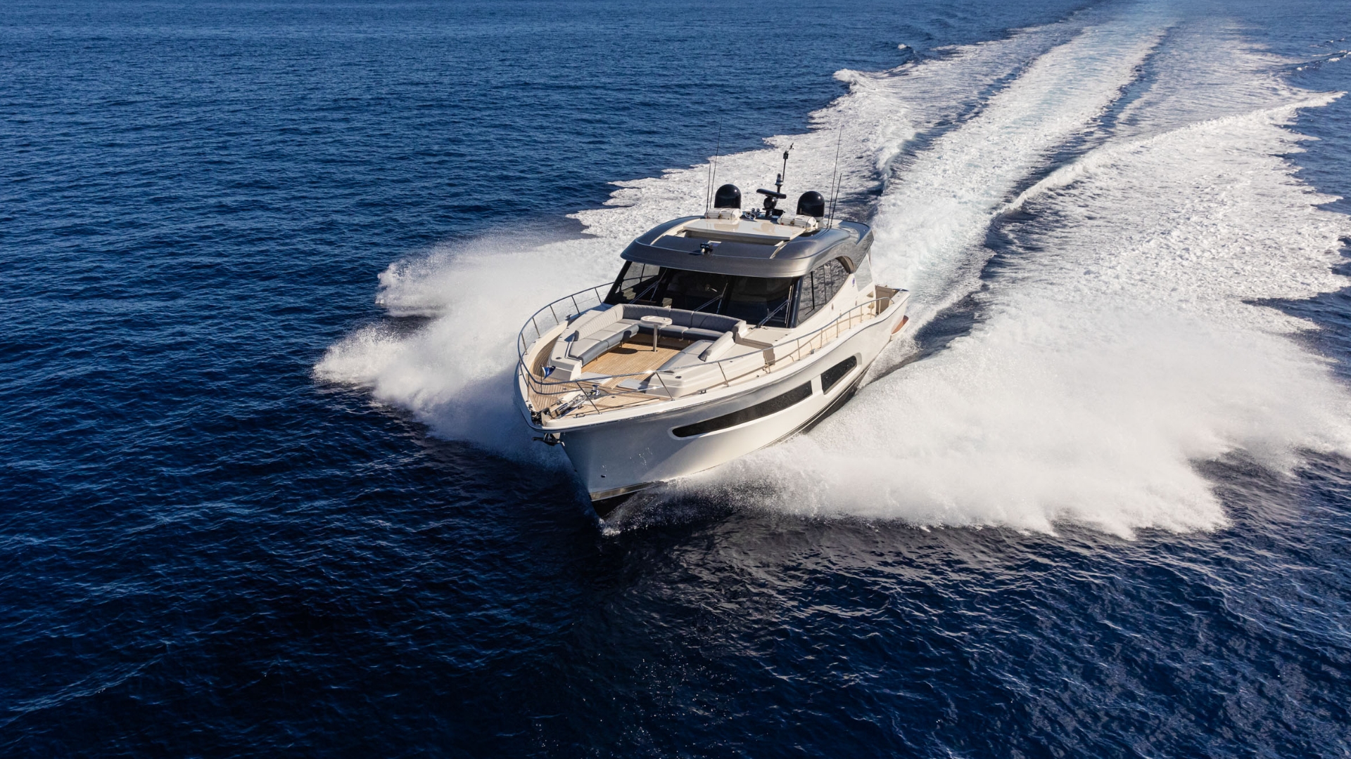 Riviera 645 SUV — photo 4