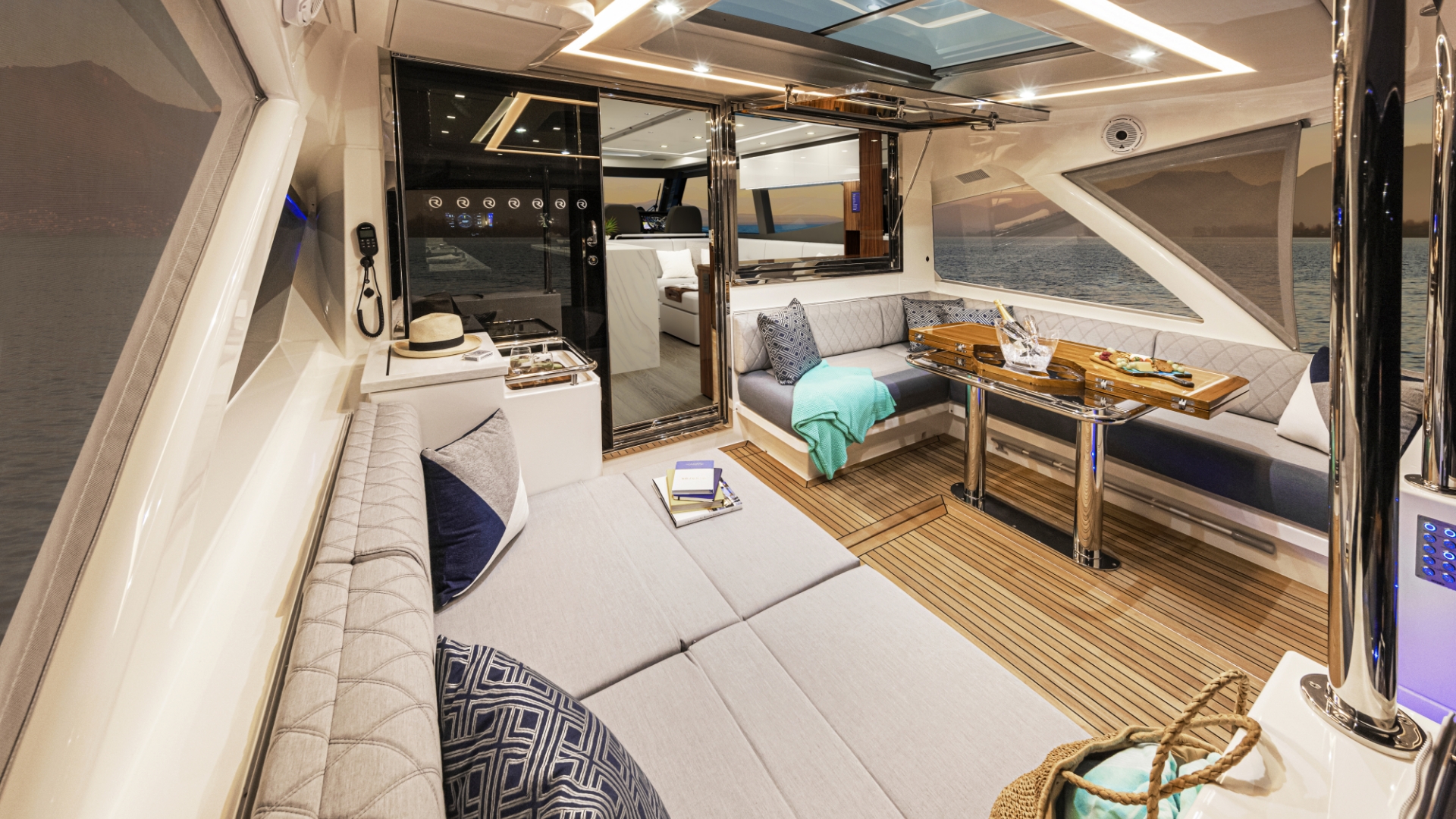 Riviera 645 SUV — photo 8