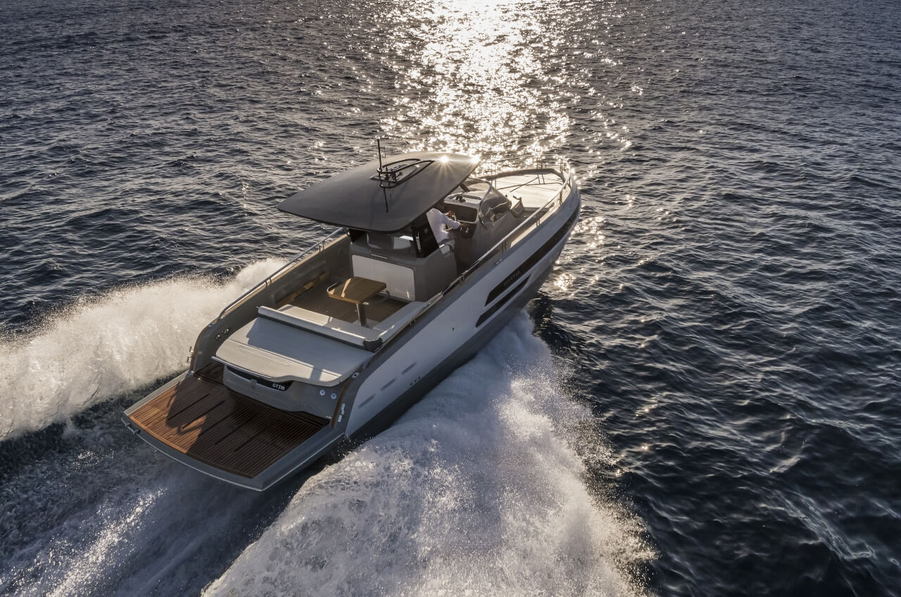 Invictus Yacht GT370 — photo 2