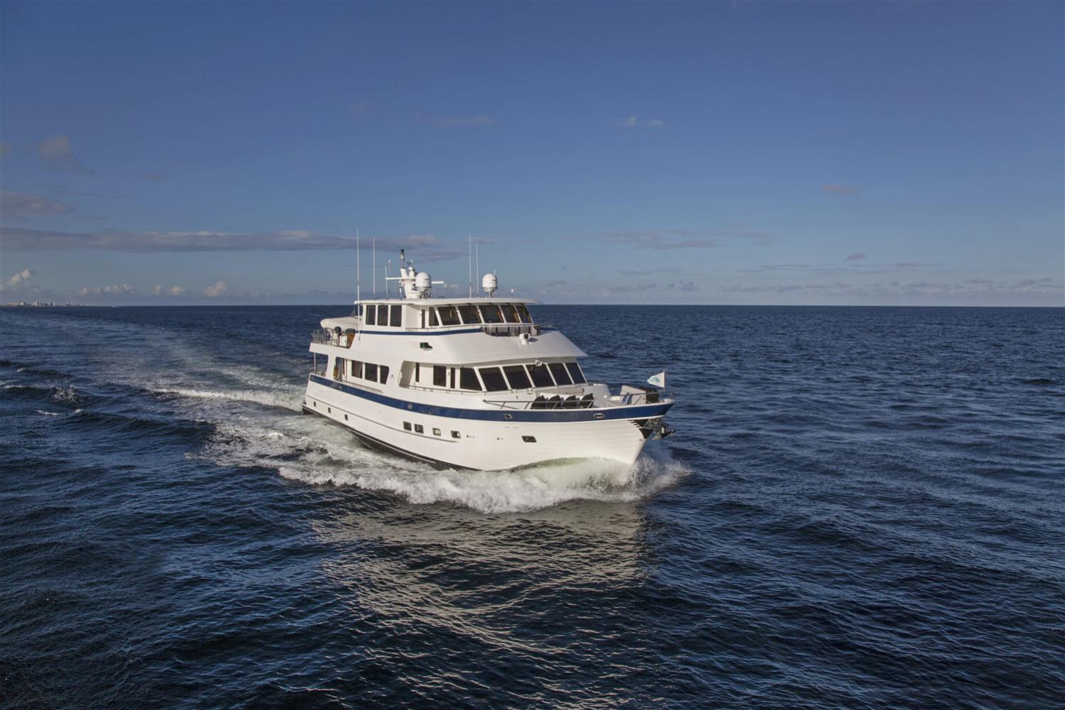Outer Reef Yachts 820 / 860 Deluxbridge Motoryacht — photo 5