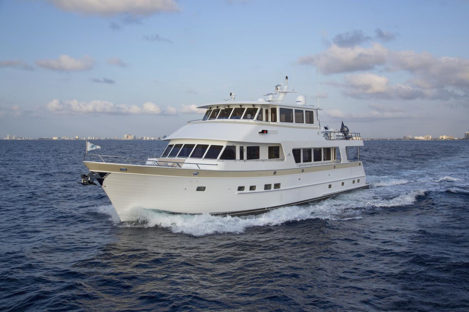 Outer Reef Yachts 820 / 860 Deluxbridge Motoryacht — photo 9