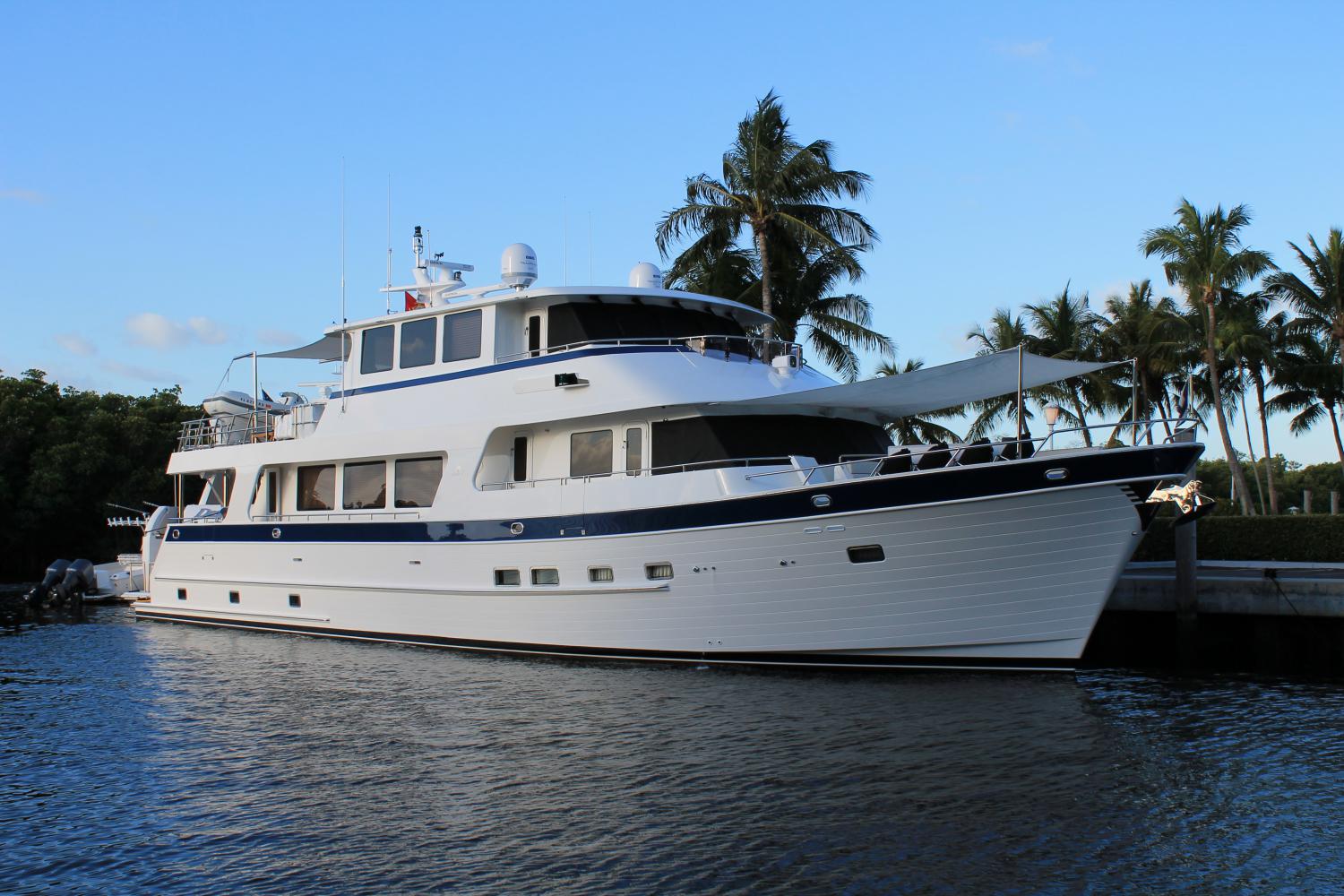 Outer Reef Yachts 820 / 860 Deluxbridge Motoryacht — photo 8