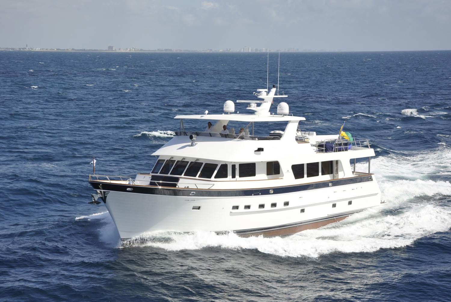 Outer Reef Yachts 800 / 830 Motoryacht — photo 6