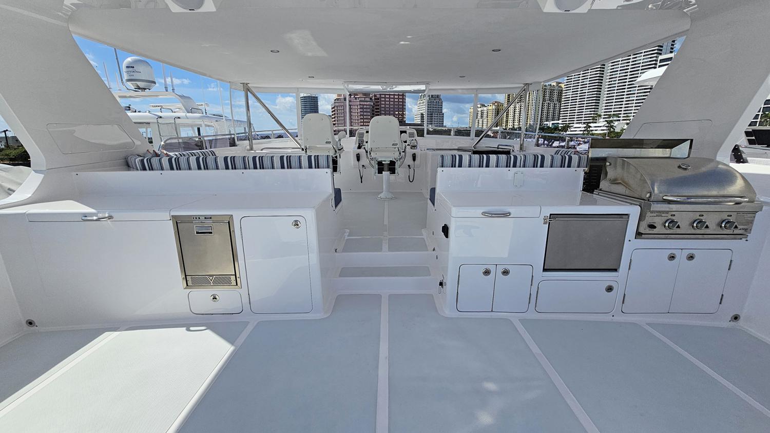 Outer Reef Yachts 800 / 830 Motoryacht — photo 10