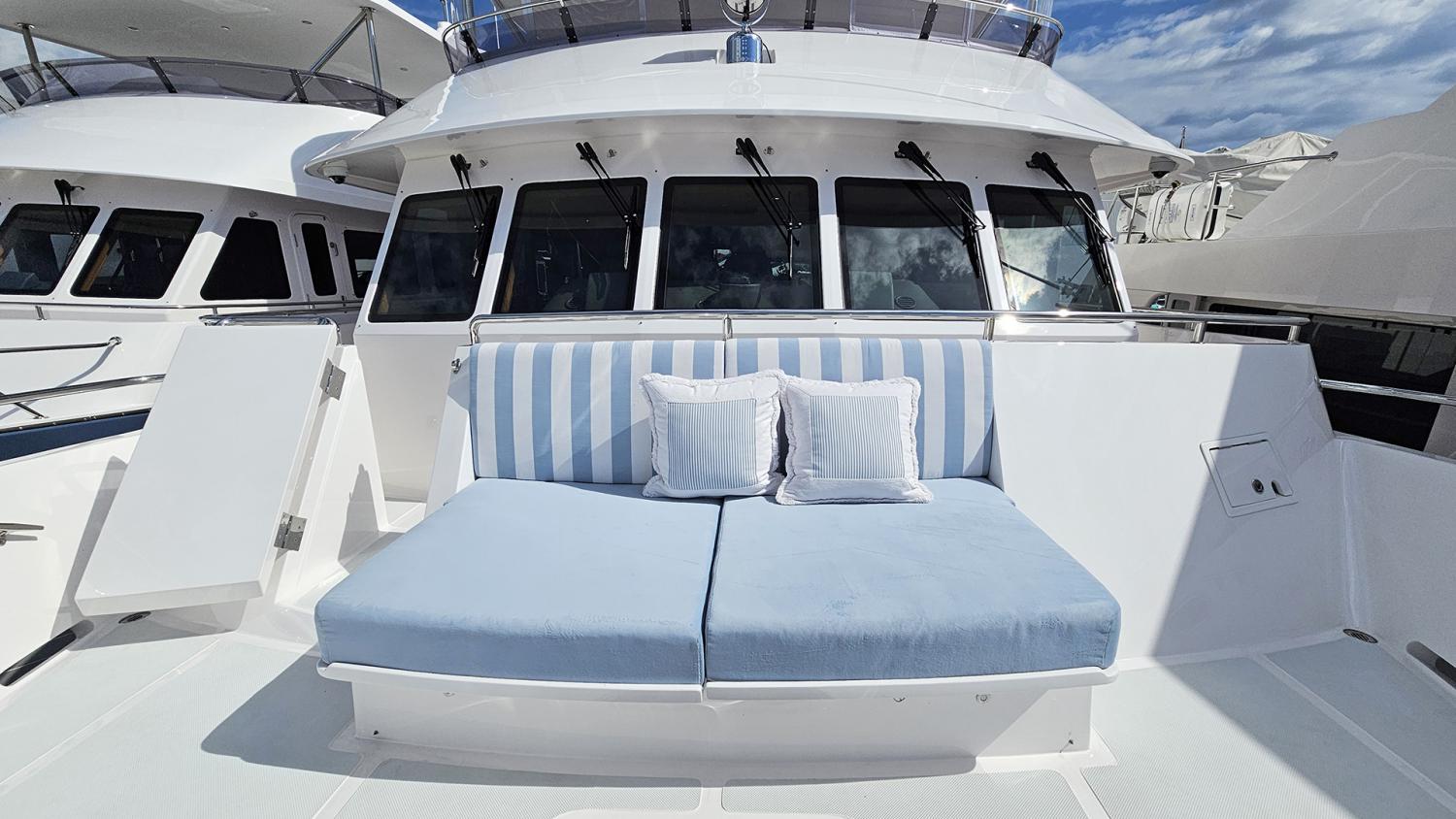 Outer Reef Yachts 800 / 830 Motoryacht — photo 8