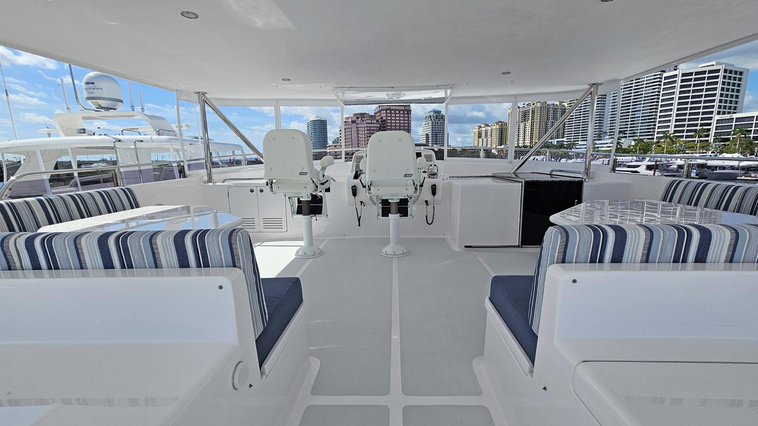 Outer Reef Yachts 800 / 830 Motoryacht — photo 9