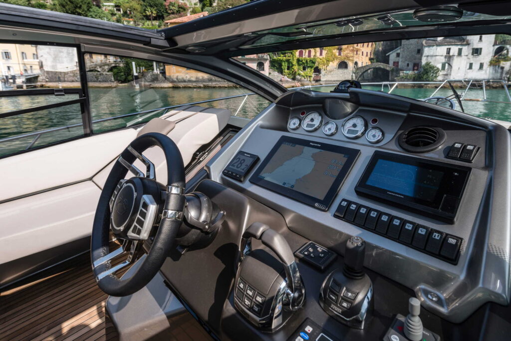 Cranchi M44 HT — photo 9