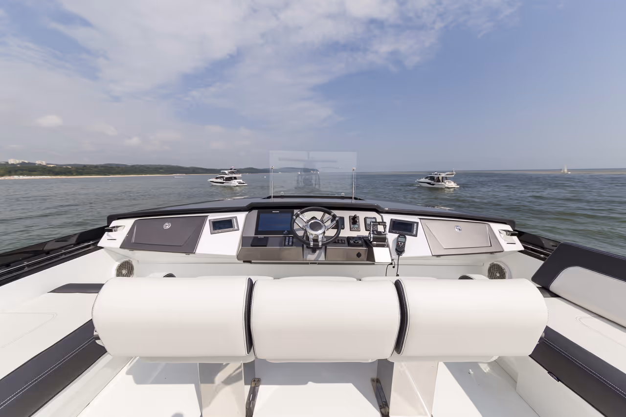 Galeon 650 SKY — photo 10