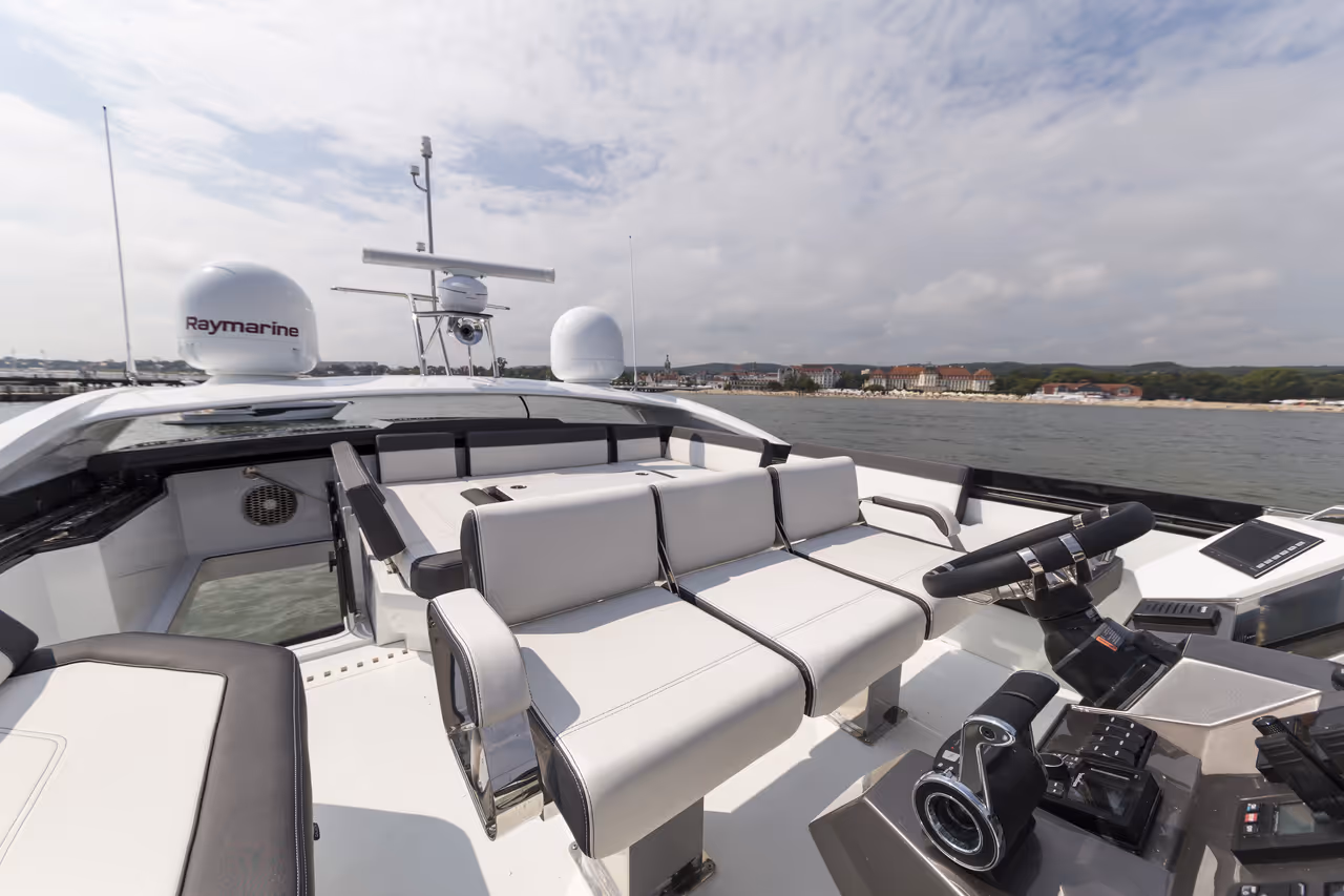 Galeon 650 SKY — photo 9