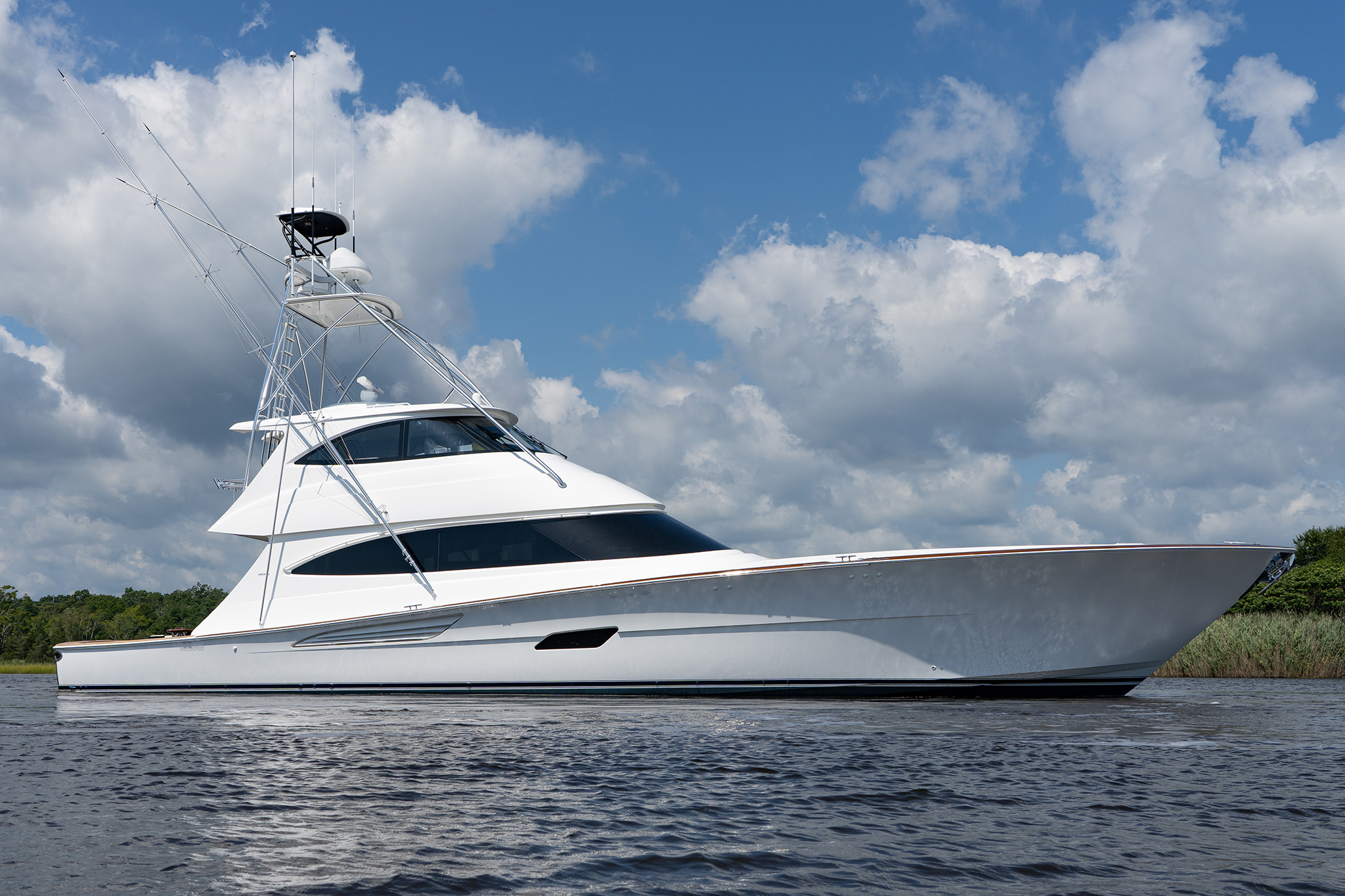 Viking Yachts 82 Enclosed Bridge — photo 2