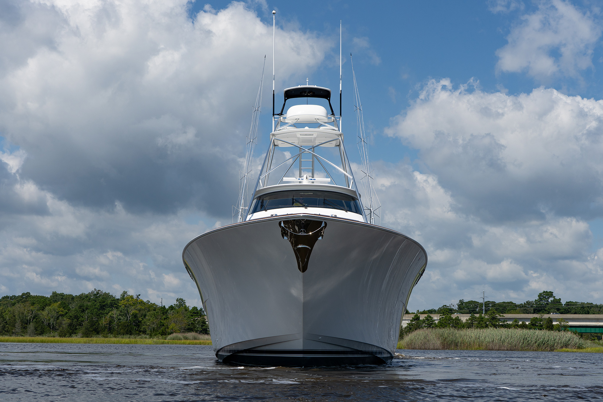 Viking Yachts 82 Enclosed Bridge — photo 4