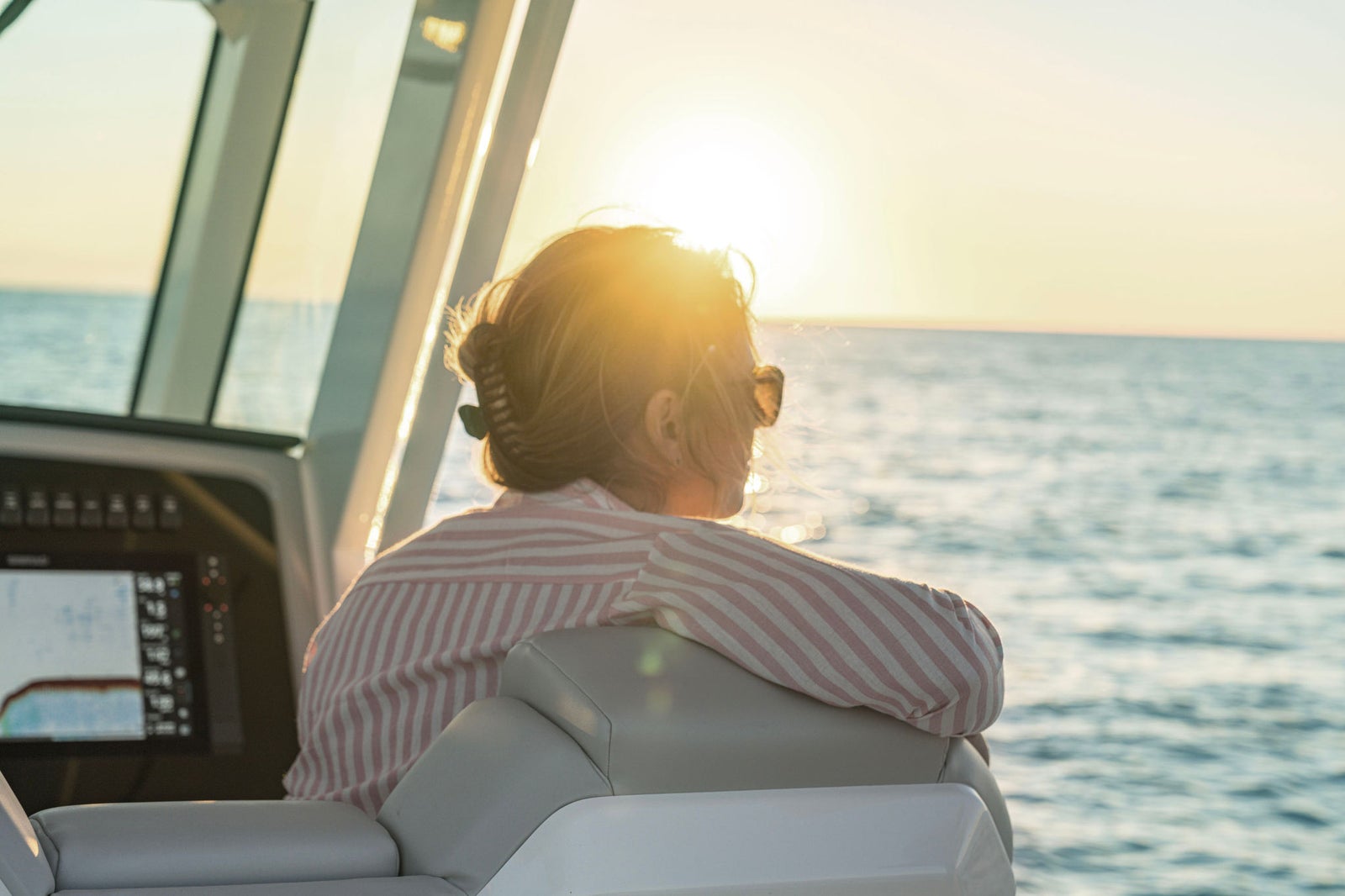 Boston Whaler 330 Outrage — photo 10
