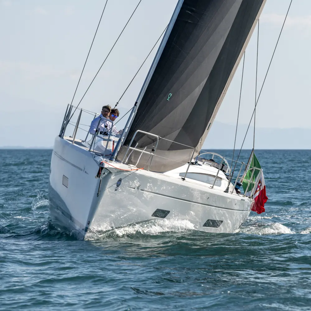 Italia Yachts IY 12.98 — photo 11
