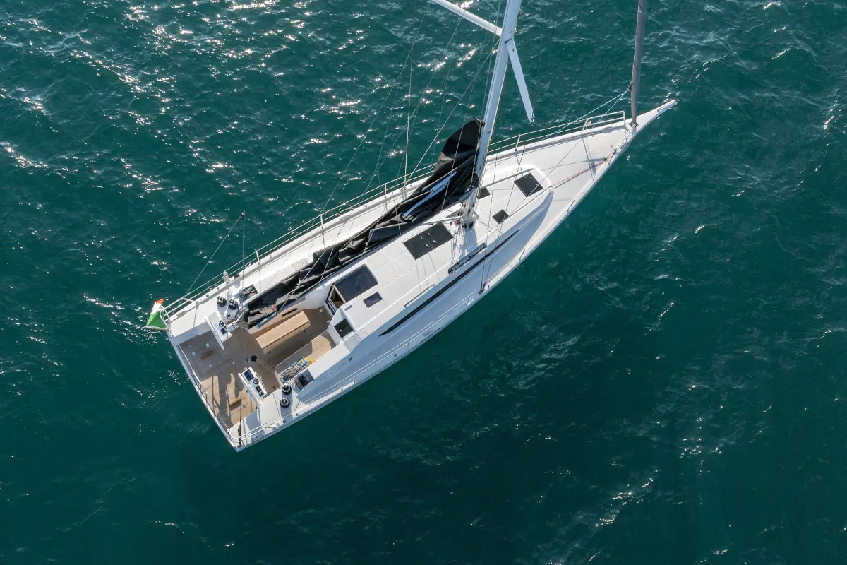 Italia Yachts IY 12.98 — photo 10