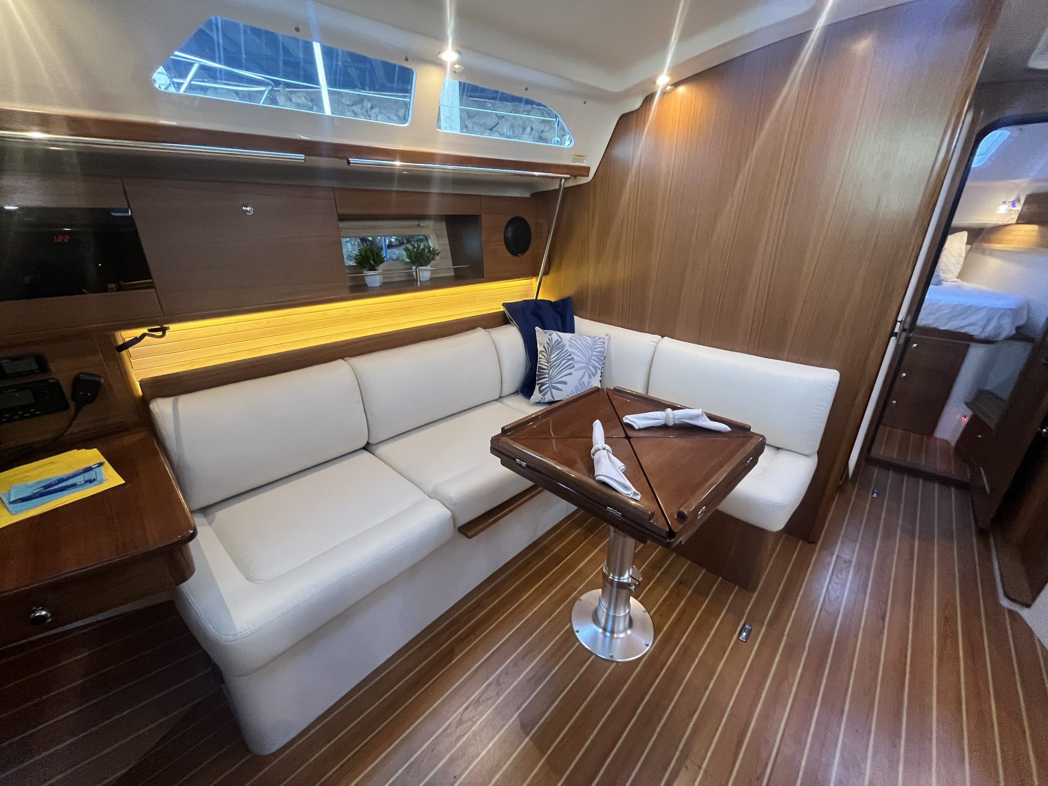 Catalina 386 — photo 6