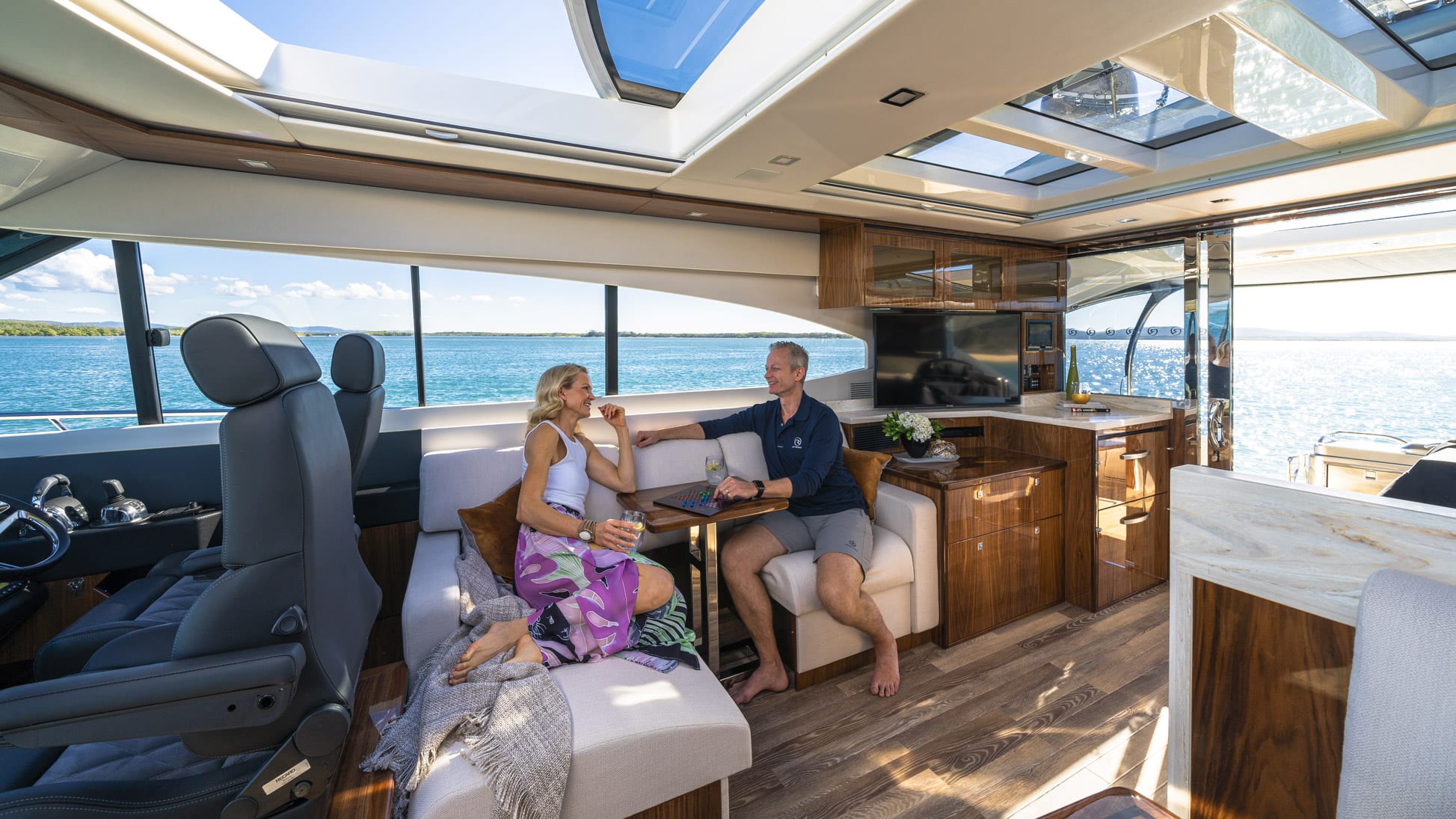 Riviera 6000 Sport Yacht Platinum Edition — photo 10