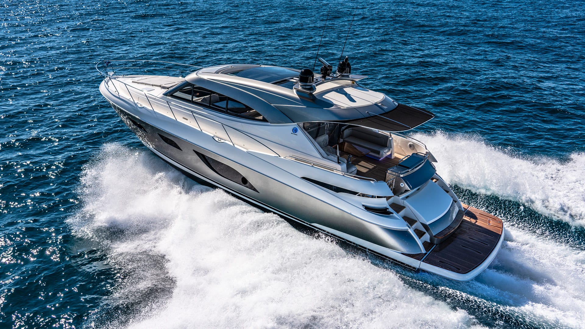 Riviera 6000 Sport Yacht Platinum Edition — photo 5
