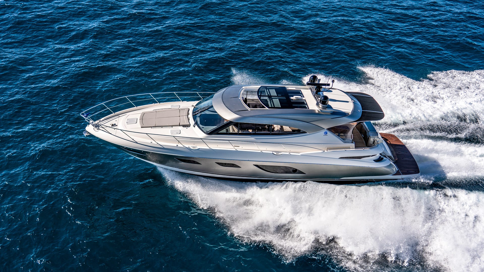 Riviera 6000 Sport Yacht Platinum Edition — photo 3