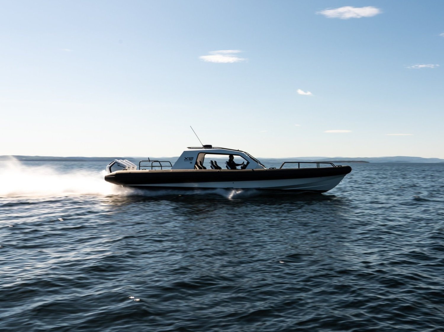 Goldfish Boat X12 Explorer — photo 4