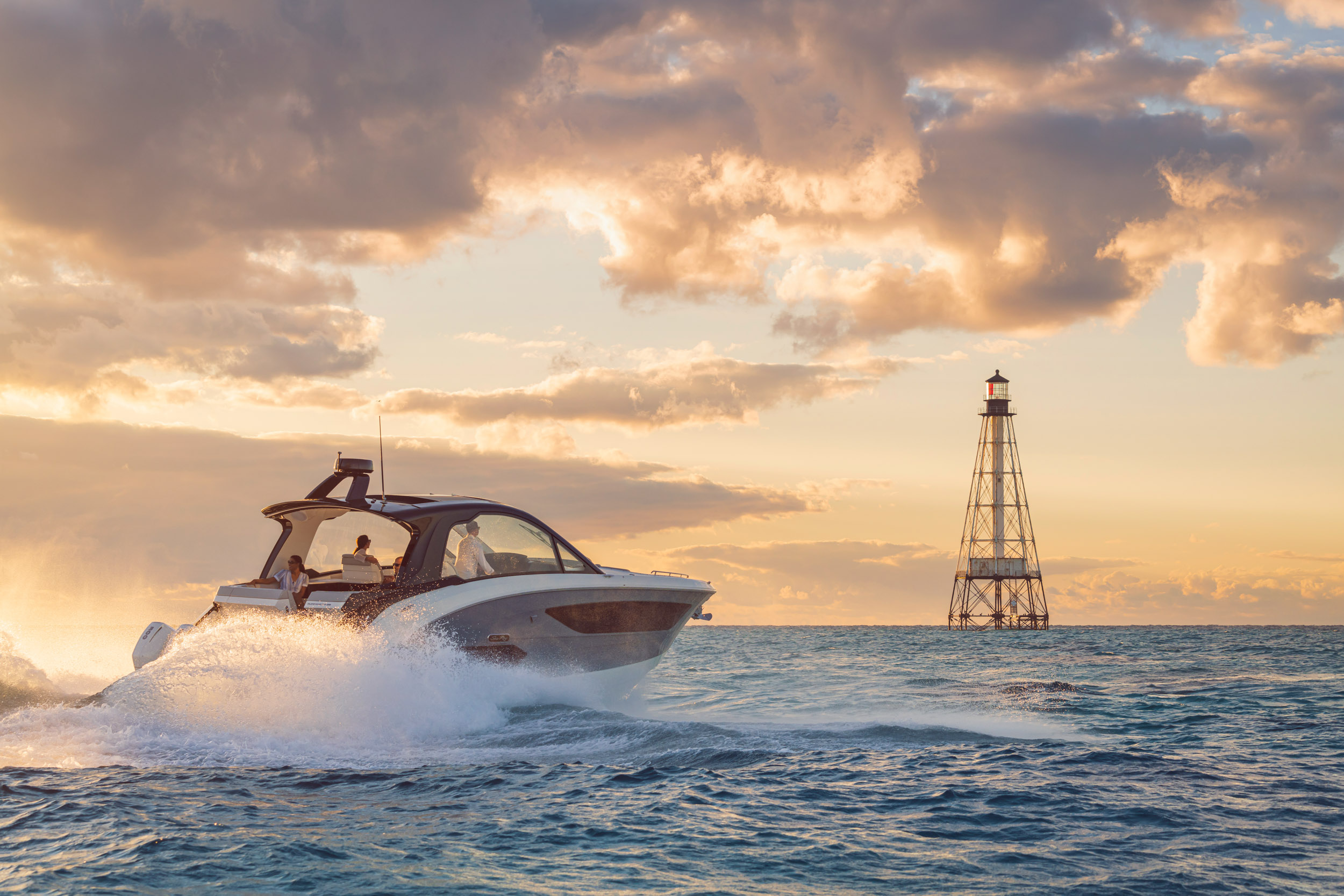 Sea Ray Sundancer 370 Outboard — photo 7
