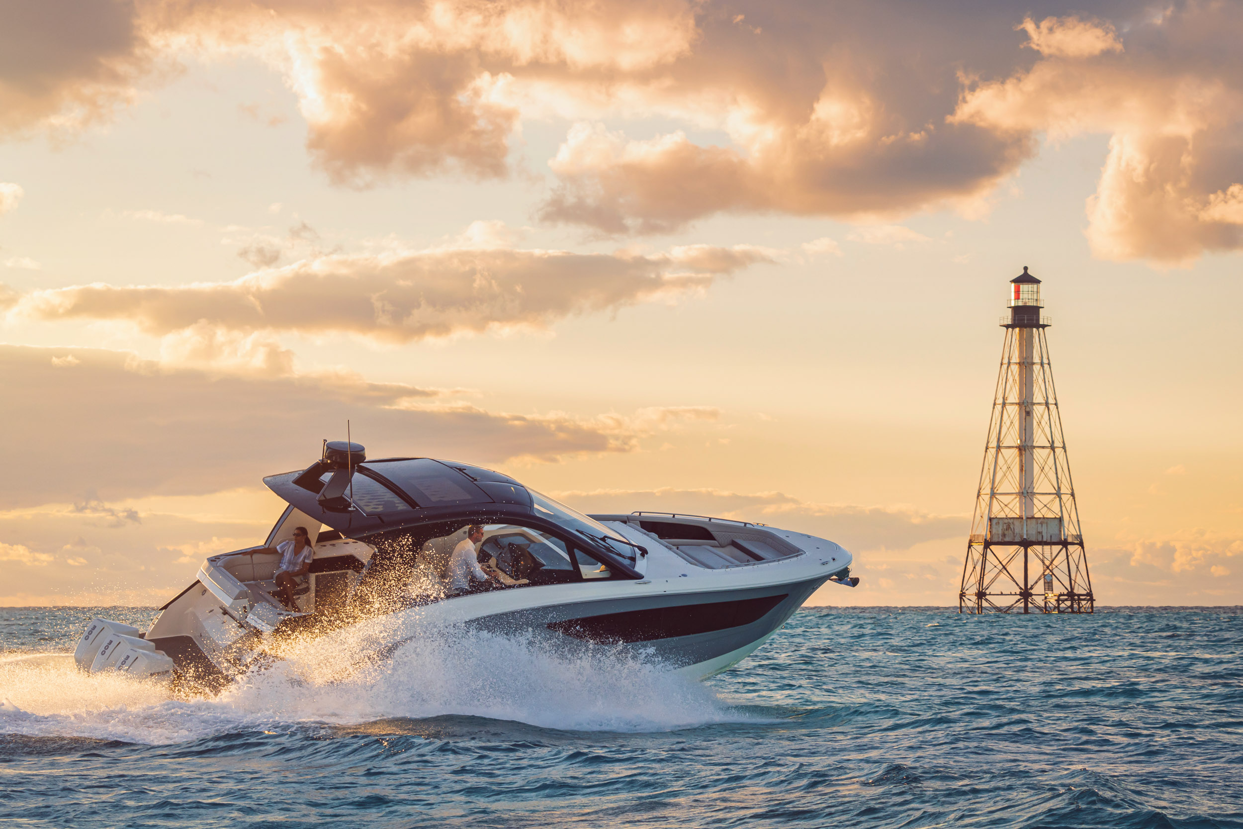Sea Ray Sundancer 370 Outboard — photo 2