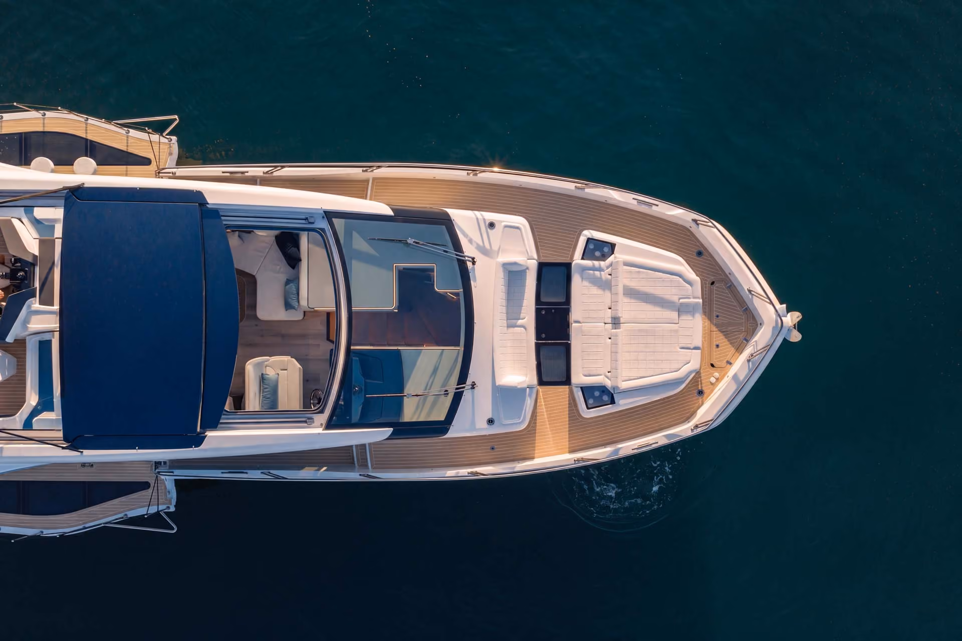 Galeon 570 SKY — photo 6