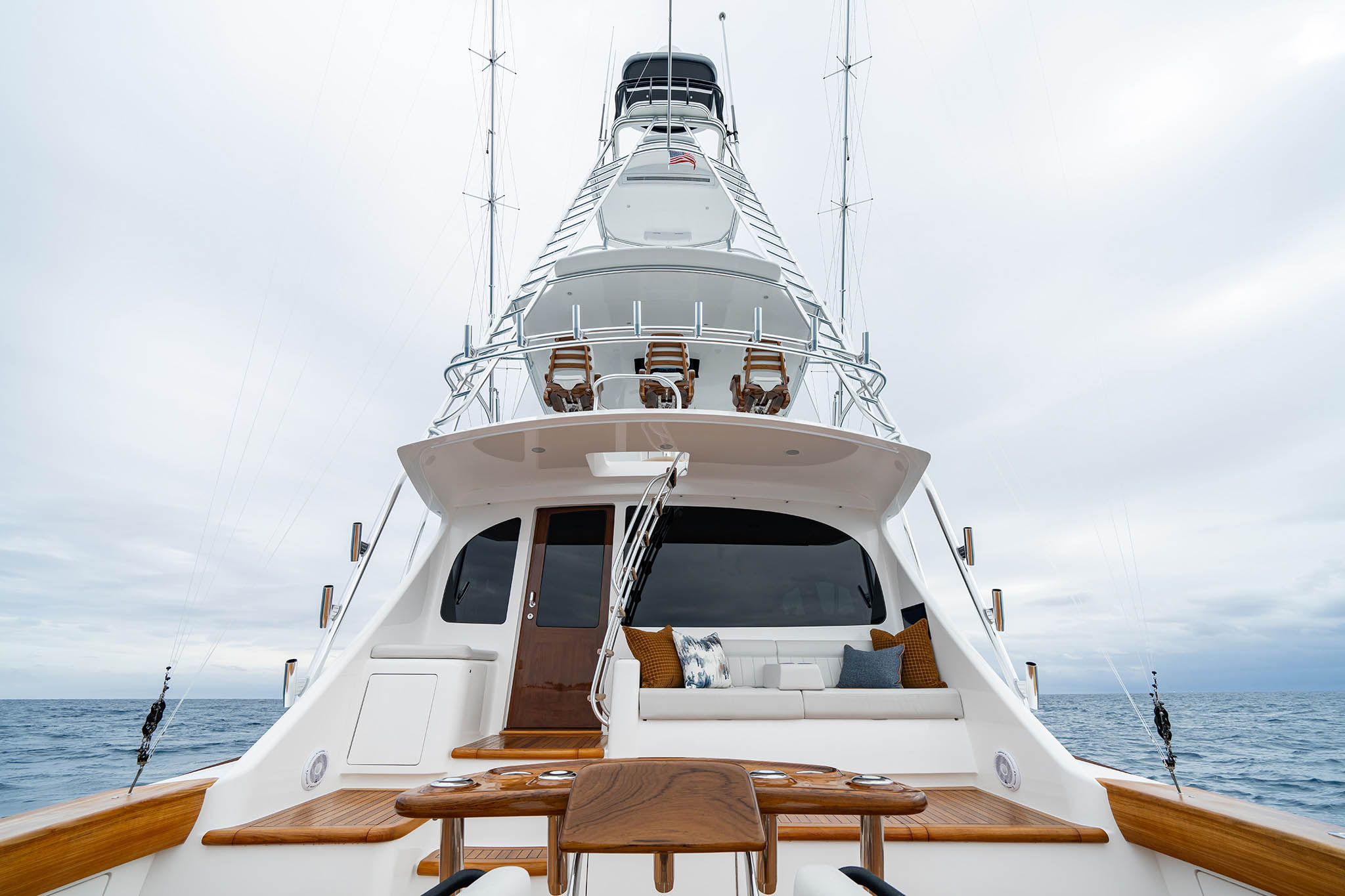 Viking Yachts 74 Convertible — photo 8