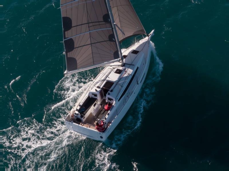 Jeanneau Sun Odyssey 380 — Foto 2