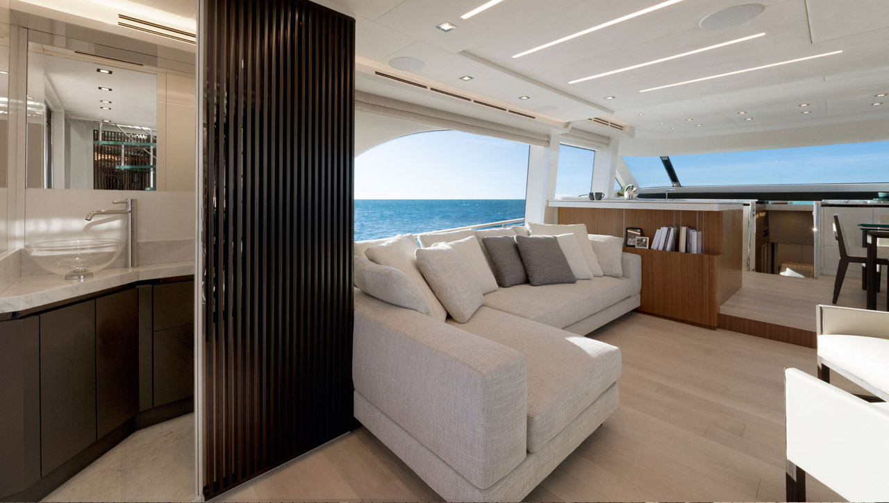 Monte Carlo Yachts MCY 70 Skylounge — photo 9