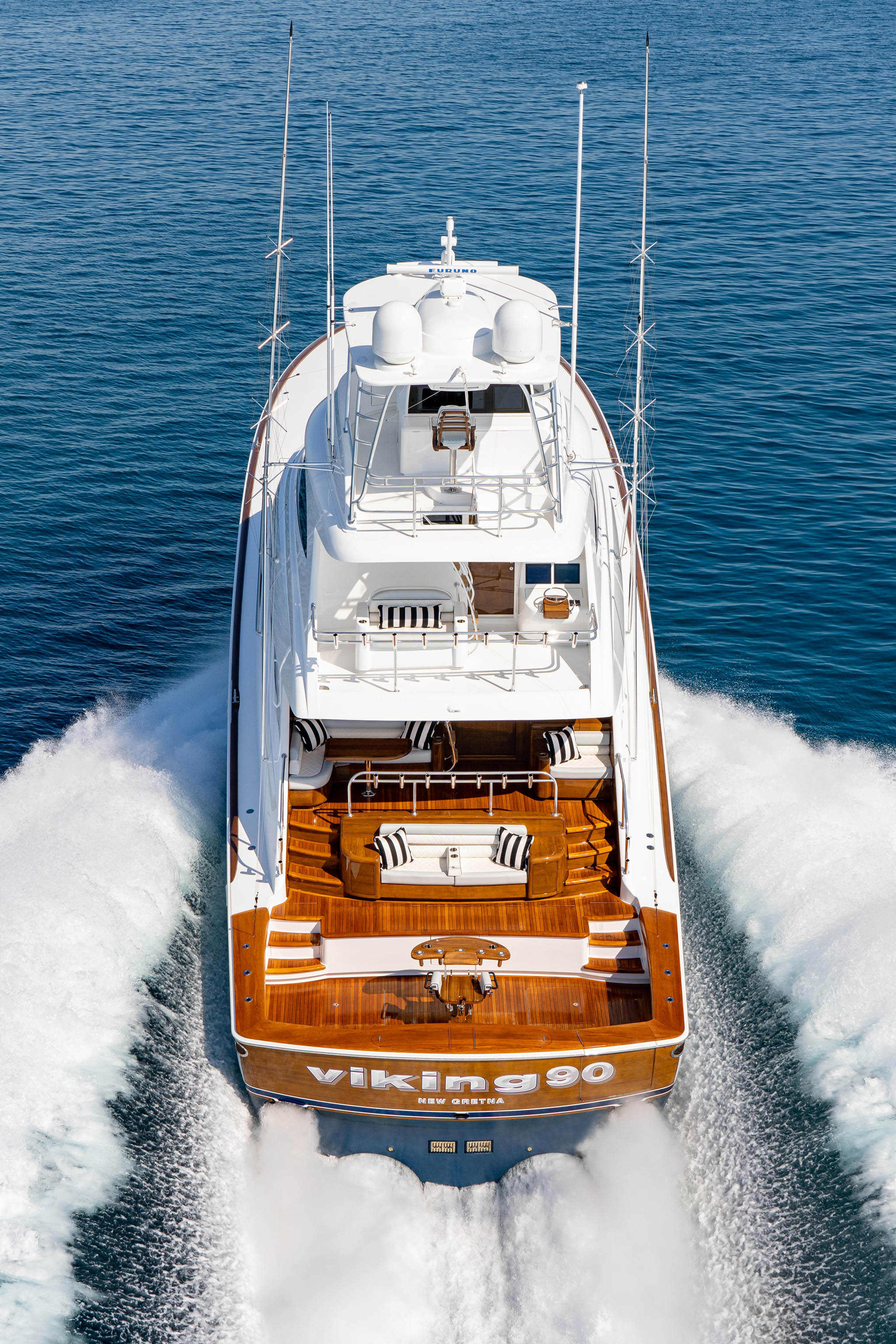 Viking Yachts 90 Sky Bridge — photo 6