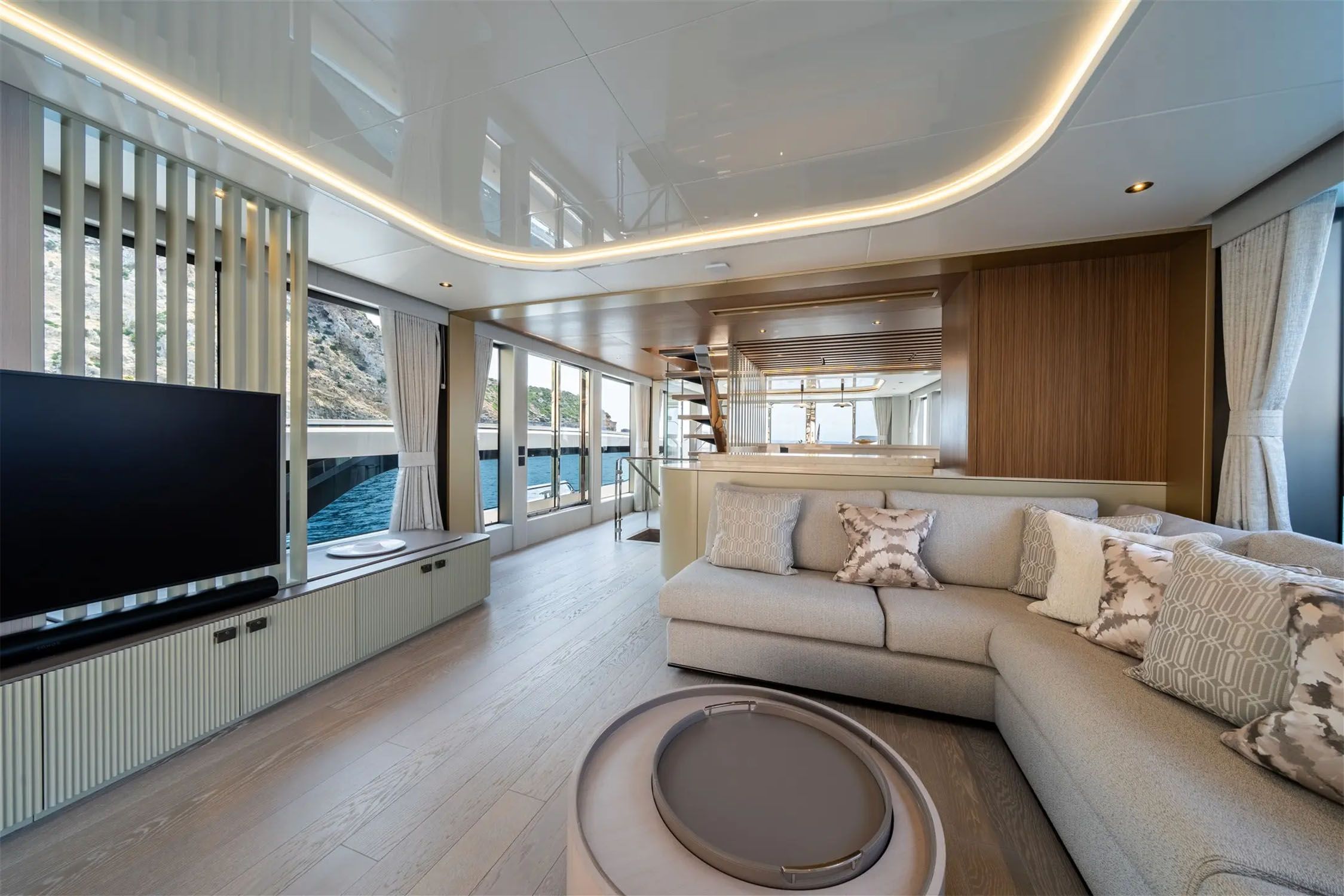 Sunseeker 82 Ocean Enclosed — photo 7