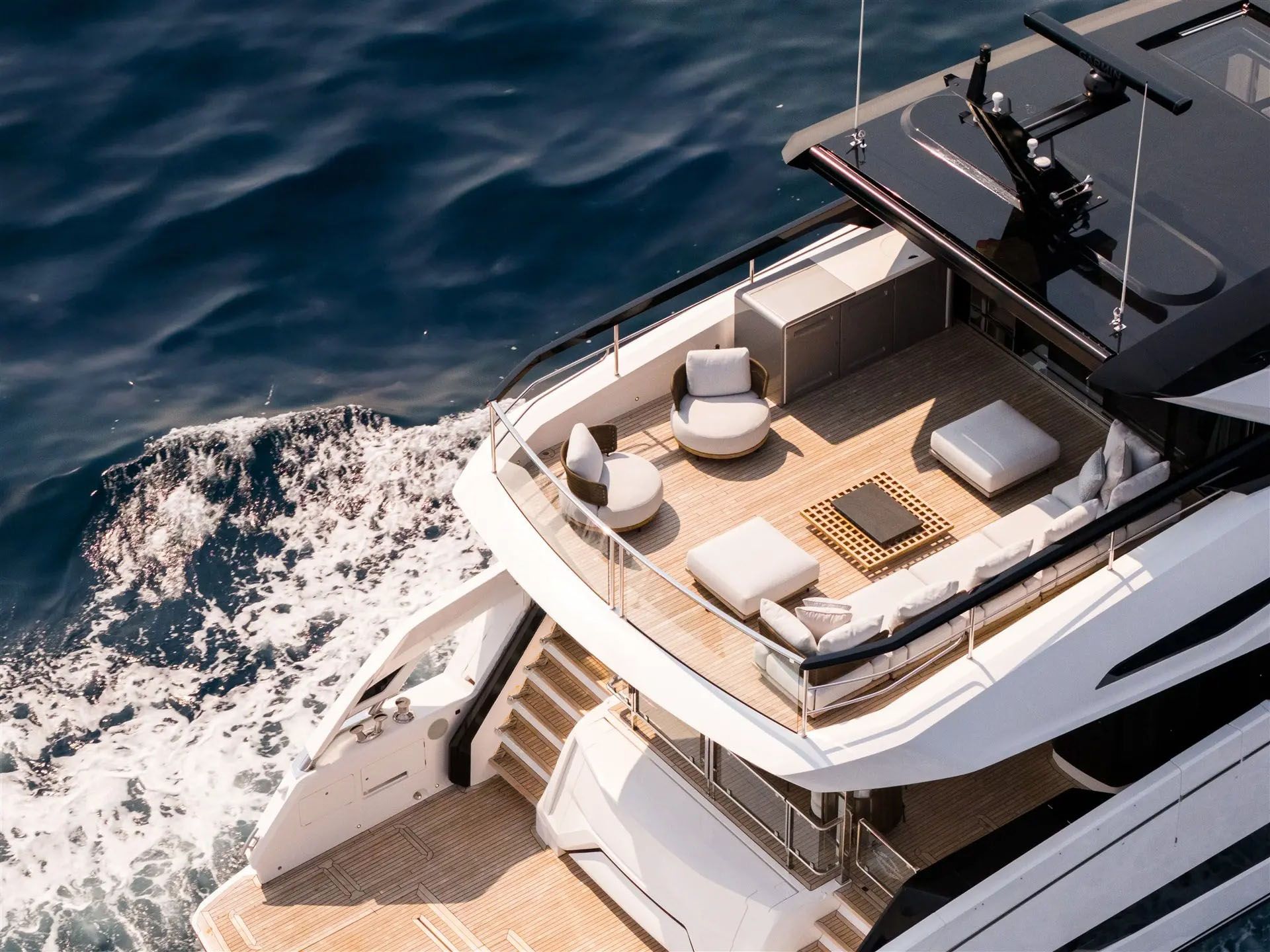 Sunseeker 82 Ocean Enclosed — photo 3