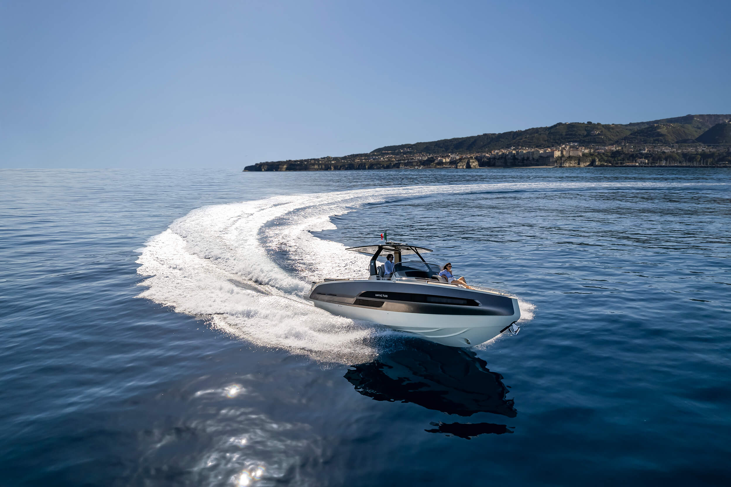 Invictus Yacht GT320S