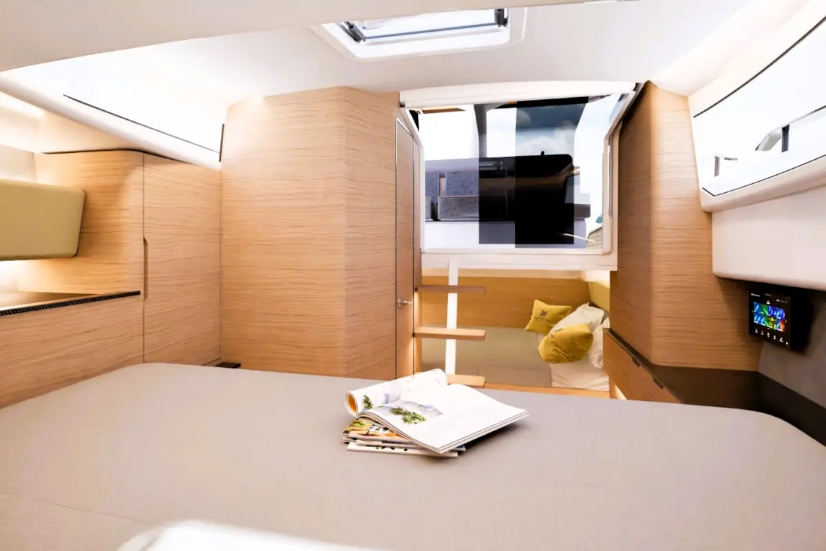 Italia Yachts IY 37 Veloce — photo 6