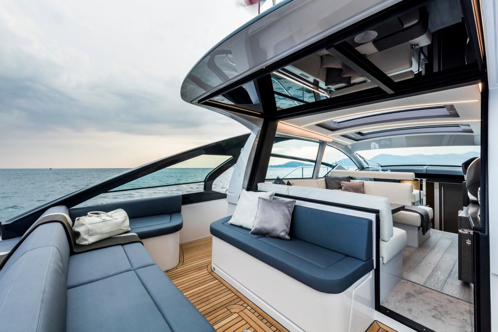 Pershing 5X — photo 8