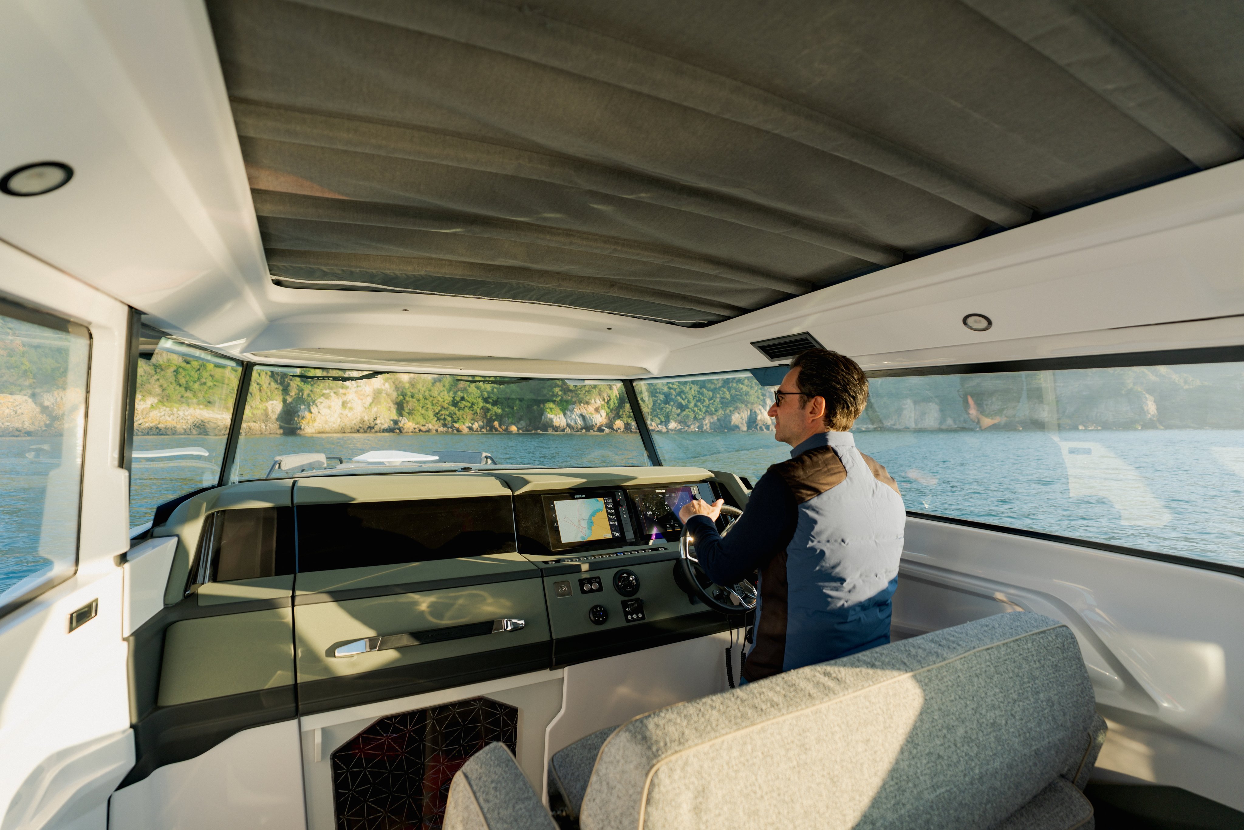 Axopar 38 XC Cross Cabin — photo 7