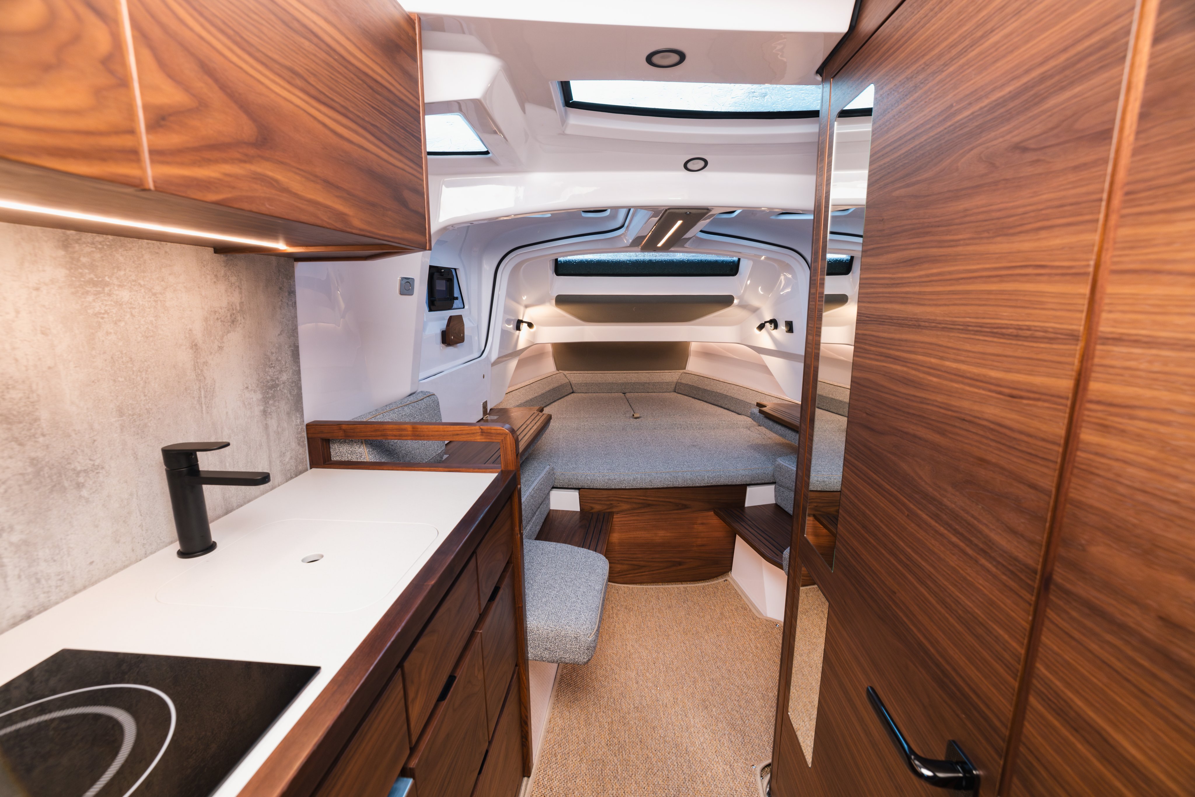 Axopar 38 XC Cross Cabin — photo 9