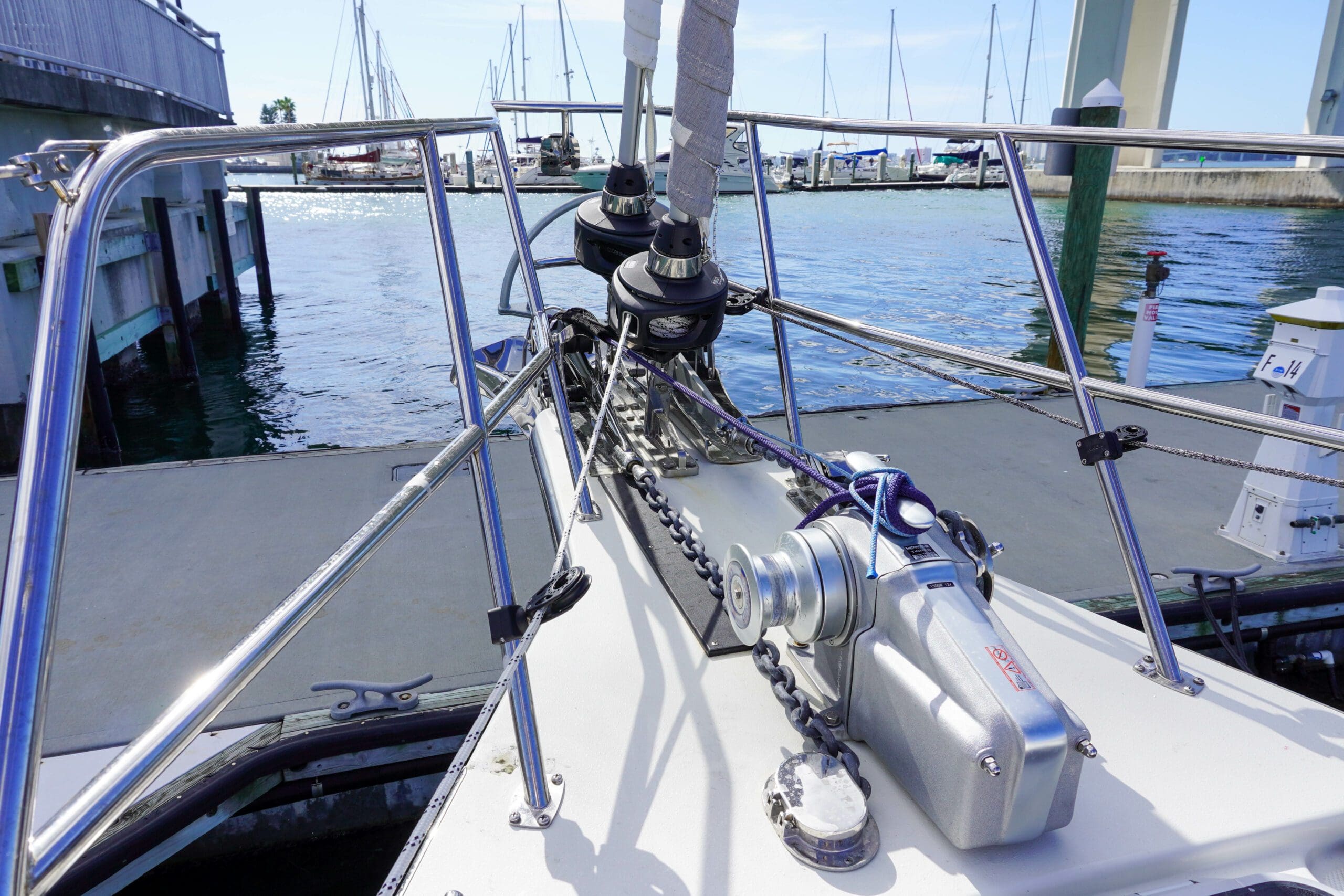 Island Packet Yachts IP 439 — photo 6
